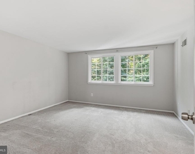 11712 Mossy Creek Lane - Photo Thumbnail 19