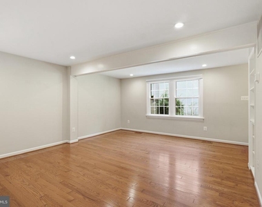 11712 Mossy Creek Lane - Photo Thumbnail 10