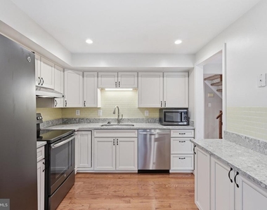 11712 Mossy Creek Lane - Photo Thumbnail 16