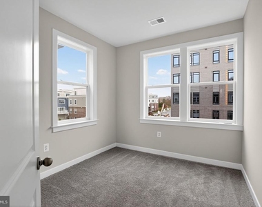 3612 Farr Avenue - Photo Thumbnail 22