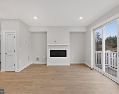 3612 Farr Avenue - Photo Thumbnail 14