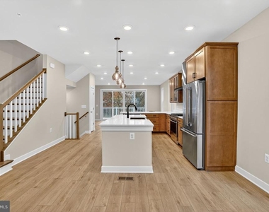 3612 Farr Avenue - Photo Thumbnail 9
