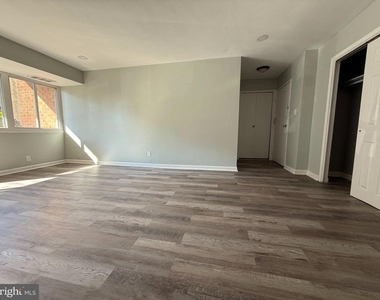 5831 Quantrell Avenue - Photo Thumbnail 8