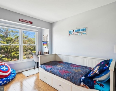 1904 N Veitch Street - Photo Thumbnail 17