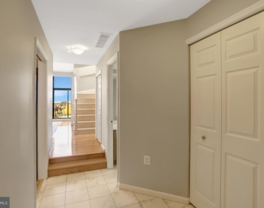 1301 N Courthouse Road - Photo Thumbnail 10