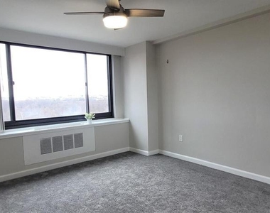 1021 Arlington Boulevard - Photo Thumbnail 24