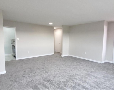 1021 Arlington Boulevard - Photo Thumbnail 11