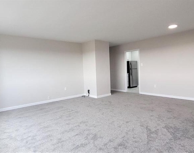 1021 Arlington Boulevard - Photo Thumbnail 12