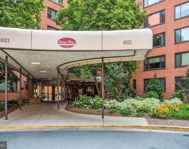 1021 Arlington Boulevard - Photo Thumbnail 4
