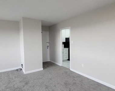 1021 Arlington Boulevard - Photo Thumbnail 7