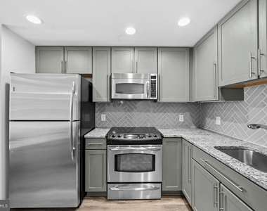 1020 N Highland Street - Photo Thumbnail 10
