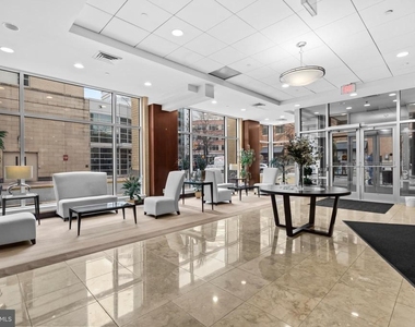 1020 N Highland Street - Photo Thumbnail 4