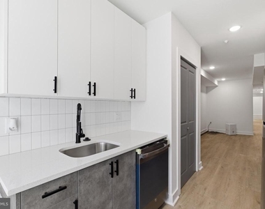630 W Cumberland Street - Photo Thumbnail 1