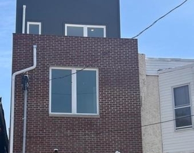 5217 Warren Street - Photo Thumbnail 10
