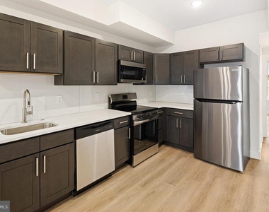 5217 Warren Street - Photo Thumbnail 6
