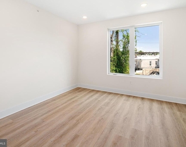 5217 Warren Street - Photo Thumbnail 7
