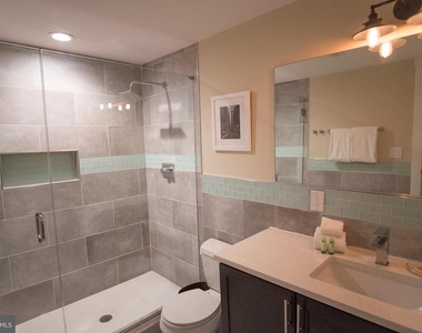 238 S 20th Street - Photo Thumbnail 2