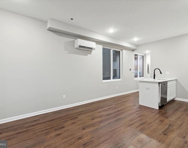 1230 N Marshall Street - Photo Thumbnail 10