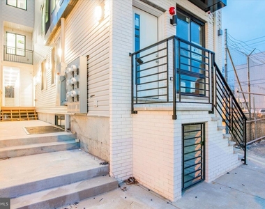 1230 N Marshall Street - Photo Thumbnail 2