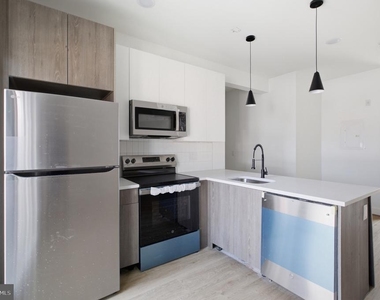 613 N Brooklyn Street - Photo Thumbnail 3