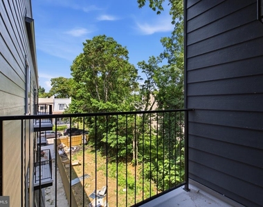 613 N Brooklyn Street - Photo Thumbnail 1