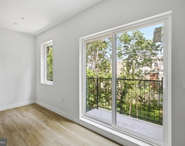 613 N Brooklyn Street - Photo Thumbnail 4