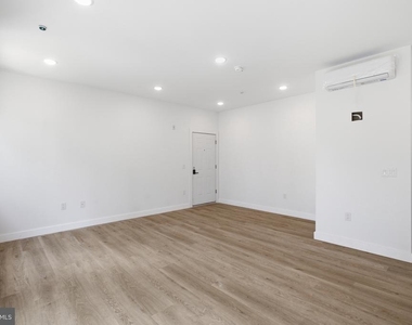 613 N Brooklyn Street - Photo Thumbnail 3