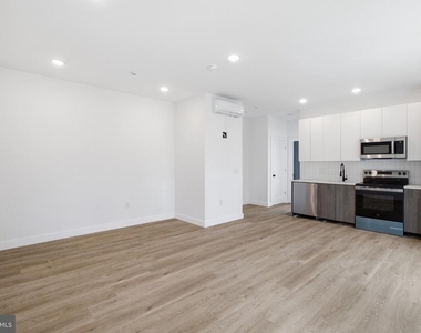 613 N Brooklyn Street - Photo Thumbnail 2