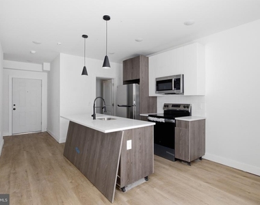 613 N Brooklyn Street - Photo Thumbnail 1