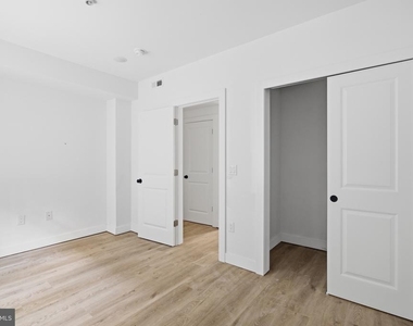 613 N Brooklyn Street - Photo Thumbnail 7