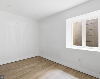 613 N Brooklyn Street - Photo Thumbnail 6
