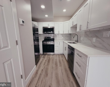 2720 W Thompson Street - Photo Thumbnail 2