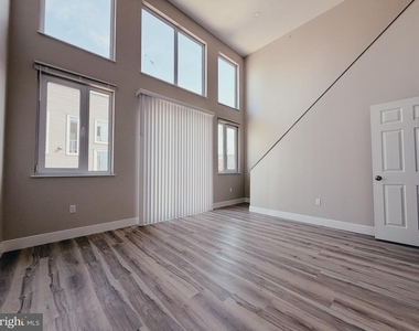 2720 W Thompson Street - Photo Thumbnail 5