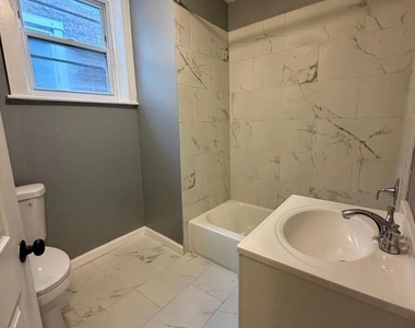 3925 N 6th Street - Photo Thumbnail 8