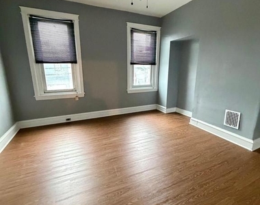 3925 N 6th Street - Photo Thumbnail 5
