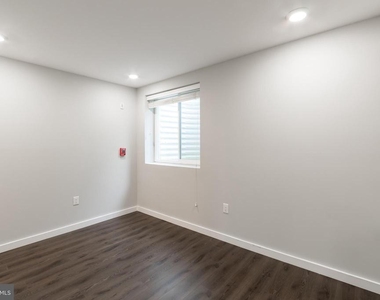 749 N 20th Street - Photo Thumbnail 2