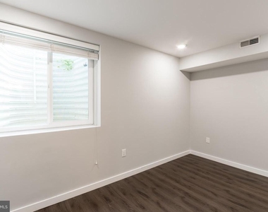749 N 20th Street - Photo Thumbnail 3