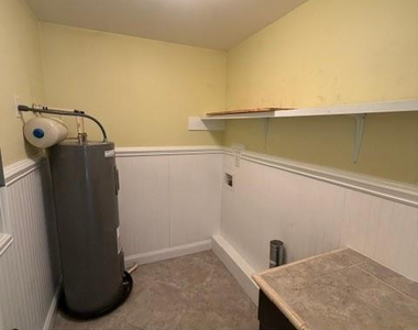 918 Carolina Avenue - Photo Thumbnail 4