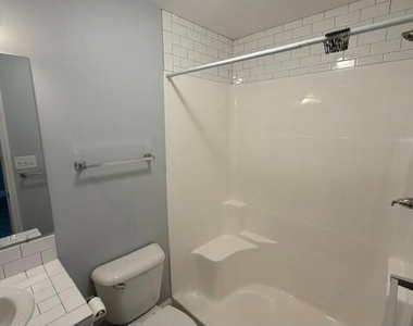 918 Carolina Avenue - Photo Thumbnail 9