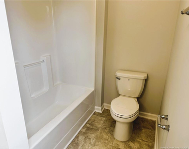 240 Melbourne Drive - Photo Thumbnail 16