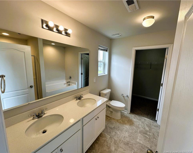 240 Melbourne Drive - Photo Thumbnail 10