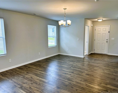 240 Melbourne Drive - Photo Thumbnail 2