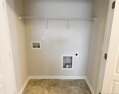 240 Melbourne Drive - Photo Thumbnail 17