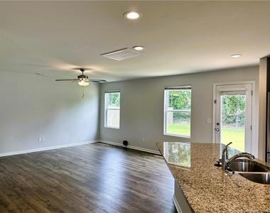 240 Melbourne Drive - Photo Thumbnail 6