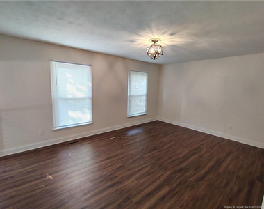 515 Farmview Drive - Photo Thumbnail 1