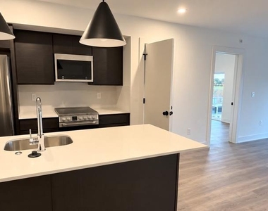5200 Chester Avenue - Photo Thumbnail 14