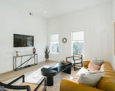 5013 Springfield Avenue - Photo Thumbnail 2