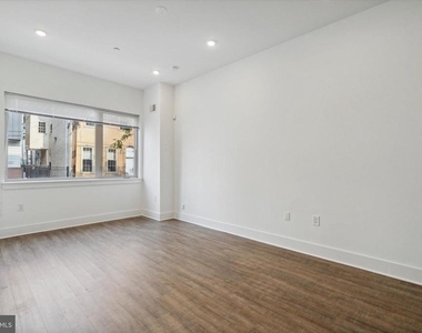 1328 N Franklin Street - Photo Thumbnail 3