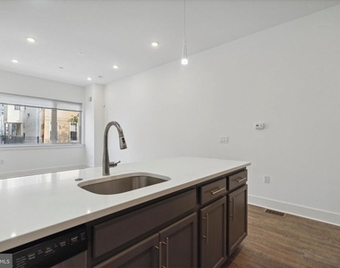 1328 N Franklin Street - Photo Thumbnail 7