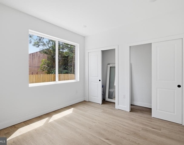 613 N Brooklyn Street - Photo Thumbnail 5